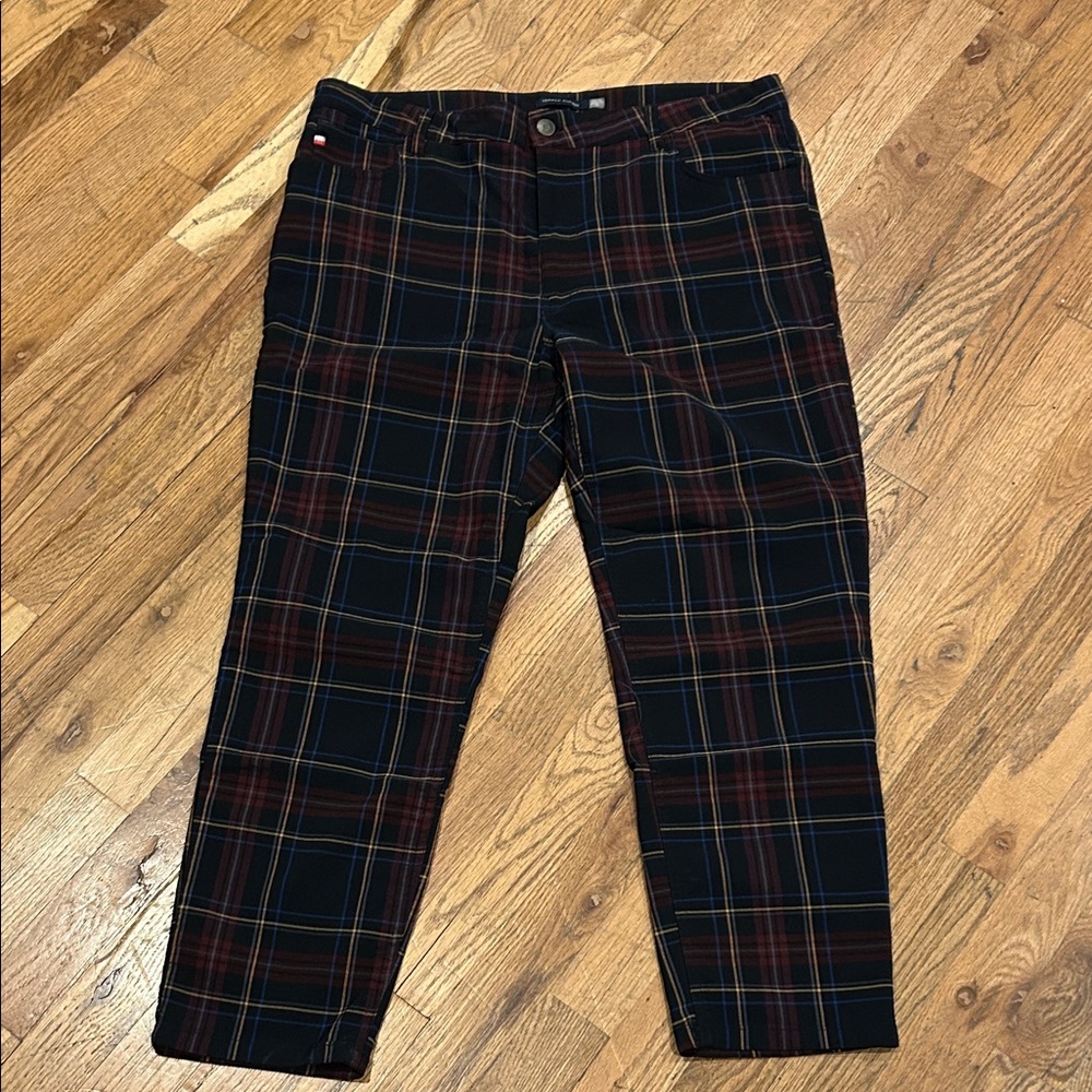 Tommy Hilfiger Black Plaid Ankle Pants